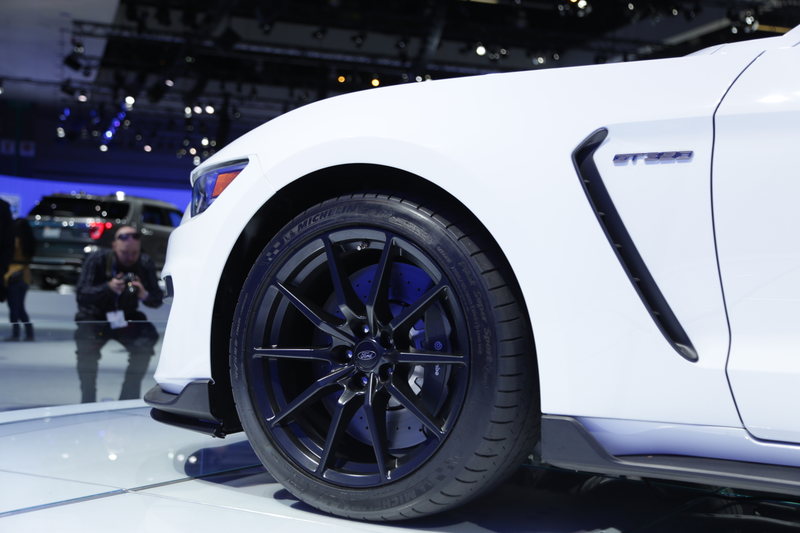 Illustration for article titled The 2015 Shelby GT350 Is The Angry Mustang We Demanded
